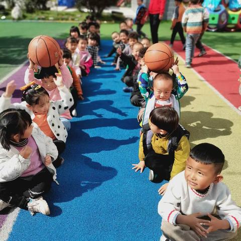 中一班“一日生活皆教育，良好习惯伴成长”