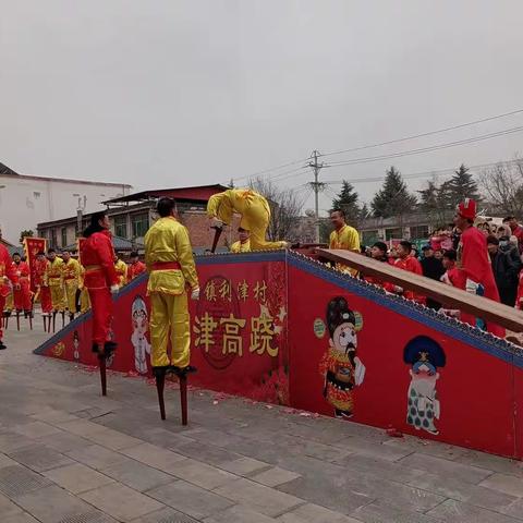 张村镇：锣鼓闹元宵  高跷展风采