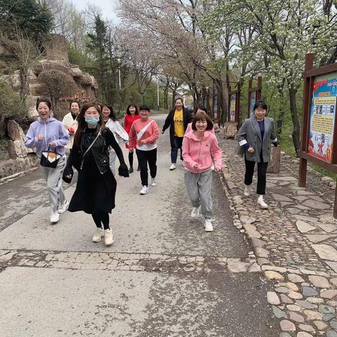 学习党史强信念 纪念“五四”创新绩