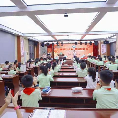 踔厉奋发  喜迎盛会——廉江市第六小学迎国庆现场书画比赛