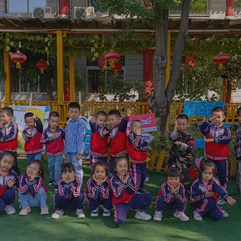 双盈幼儿园大一班《承蒙厚爱·见证成长》九月主题汇报演出精彩回顾