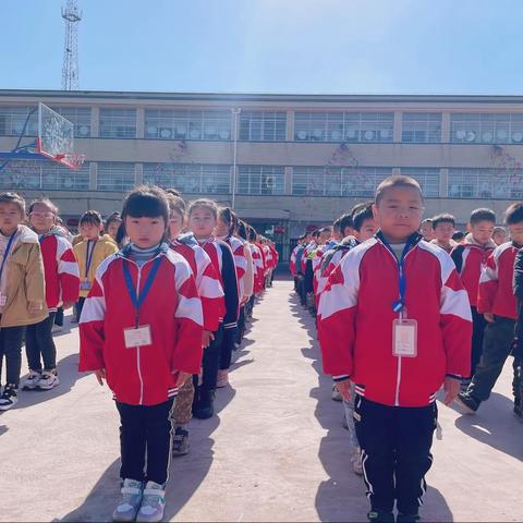 石潭镇中心小学一年级200班谷粒中队—在一起，我们便是光