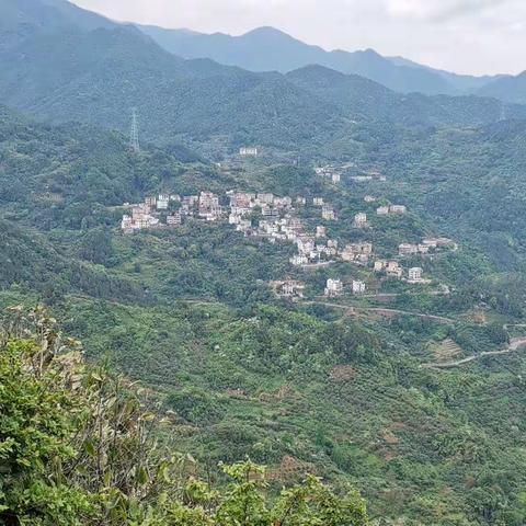 登尖峰山顶有感