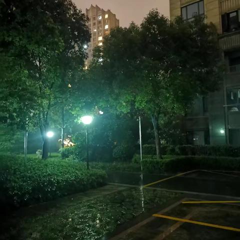 梅雨夜