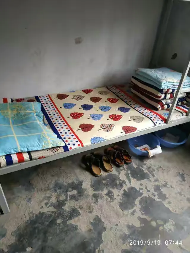 洧川镇红旗中学寝室检查展示