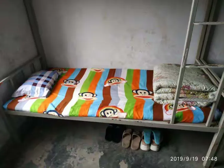 洧川镇红旗中学寝室检查展示