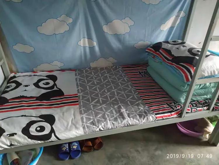 洧川镇红旗中学寝室检查展示