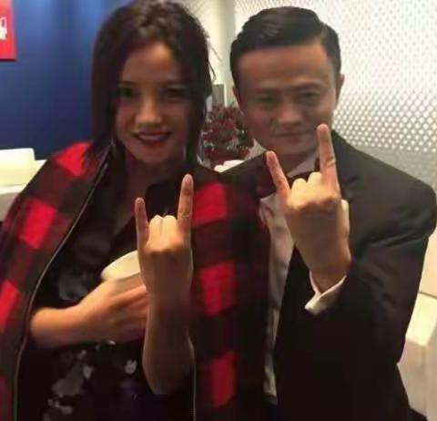 仅2张照片，但价值过亿！！看懂就有福气了！