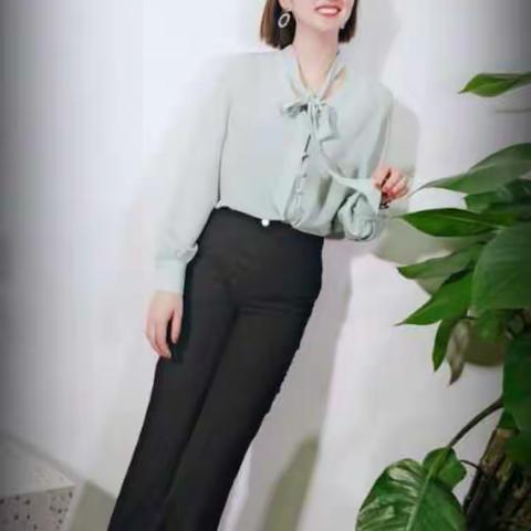 华丹尼品牌女装