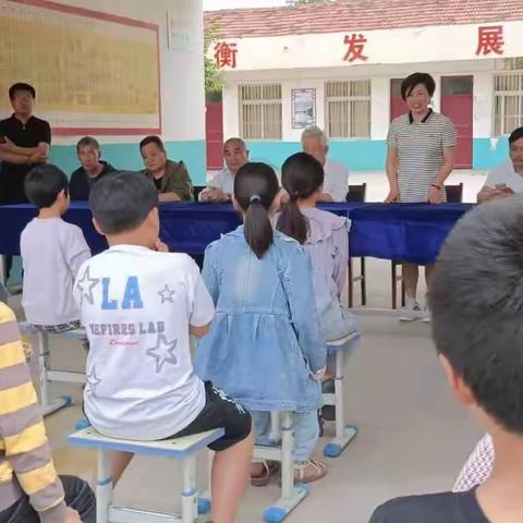翰墨书香情系校园