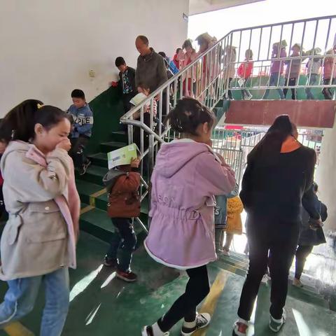 【棠棣峪小学消防演练】防范火灾风险，共建美好校园