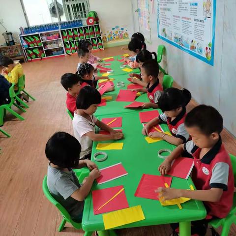齐乐幼儿园大班“快乐迎中秋”手工活动