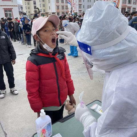 全员核酸检测——守护师生健康