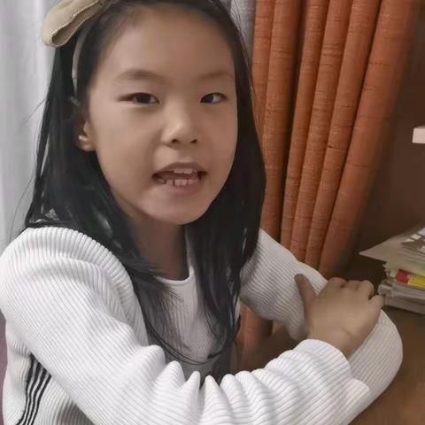 东盛小学三年二班蒋晓烨家庭读书会