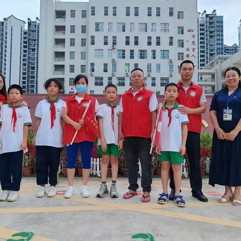 爱心暖人间 ,志愿传文明          ——记高文小学五6班志愿者活动
