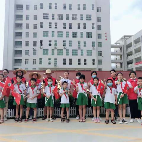 用心守候，为爱护航——记三5班志愿者活动