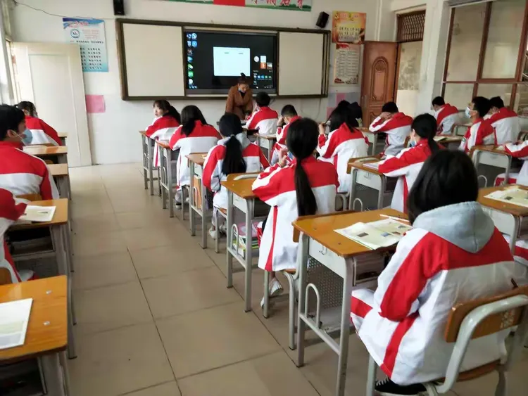 静待花开,情系金英一扶绥县金英学校2020年春季学期九年级复学日及
