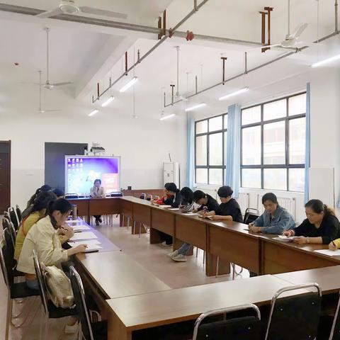 临沭县2019年新教师幼儿园七组导师制培训：新月普照，静待花开