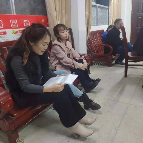 谈得失，促教学，谋发展---记莲塘坳镇小六教学研讨会