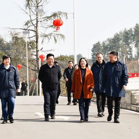 【基层动态】湄潭县政府主要领导到湄潭复烤厂调研指导工作
