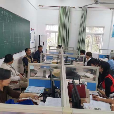 迎战中考，试题研究——琼山二中九年级语文备课组集体备课活动