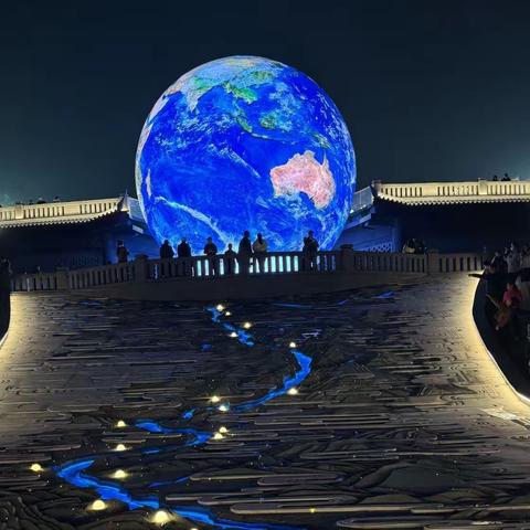 聚焦课堂推进课改，交流研讨促进成长——记凉水井实验学校课改学习