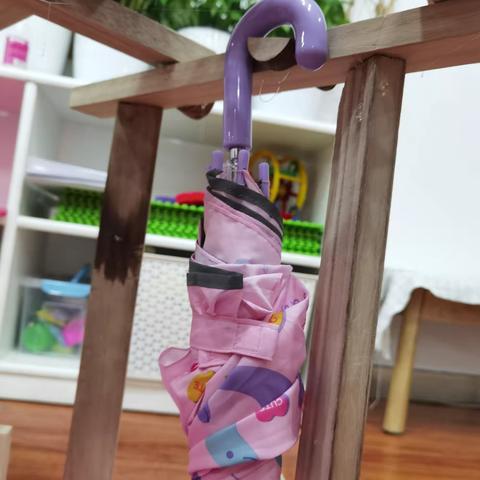 议题：雨具收纳器