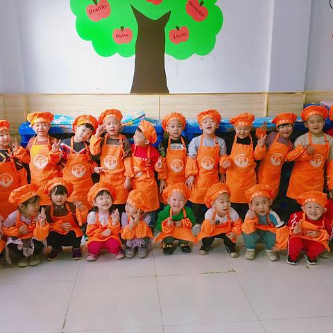 “我是小小面点师”——英才幼儿园苗苗2班面点制作活动记录。