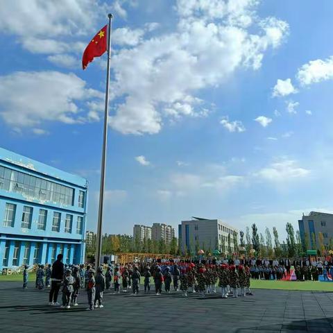 “祖国的小花朵，祝祖国母亲生日快乐”———乌兰察布市第二幼儿园，小三班爱国主义活动