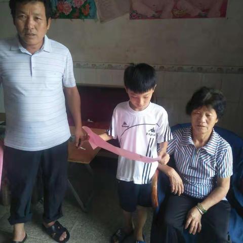 家访访万家 站好假期前的最后一班岗