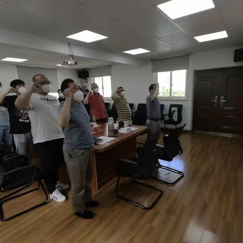 “讲党课”“学先进”“赠书籍”以多样方式庆祝建党101周年