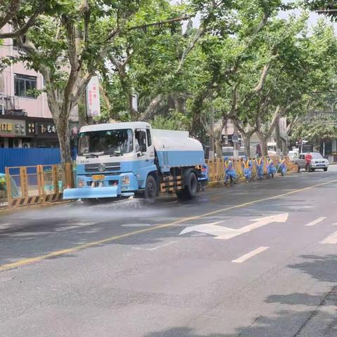 筑牢防疫屏障，守“沪”城区环境