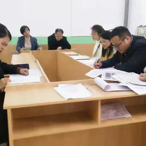 听课评课促成长  高效课堂提质量——明英小学十一月份教研简报