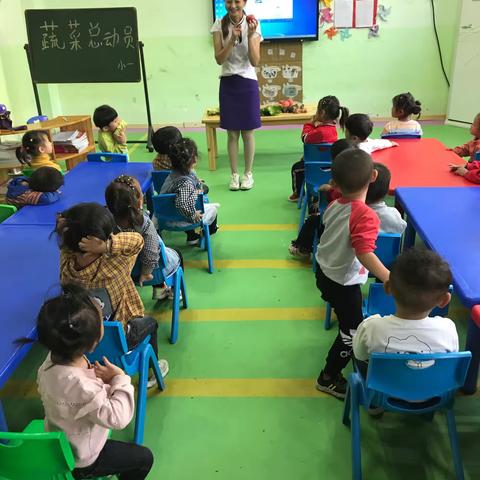 小河镇实验幼儿园小一班食育坊《蔬菜总动员》