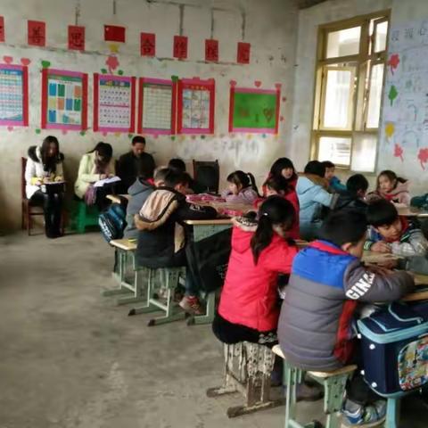 中和镇中心学校2016年目标管理考核组走进大浩小学检查指导工作