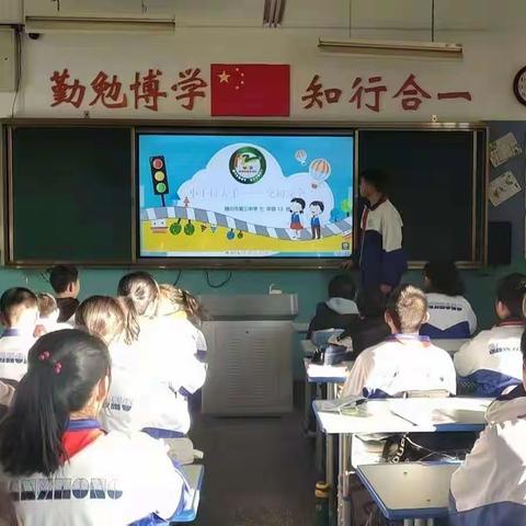 银川市第三中学全国交通安全日主题升旗仪式