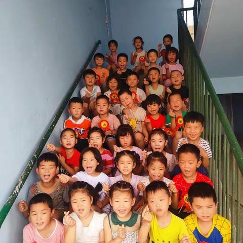 晋庄镇中心学校幼儿园大一班六月份美篇