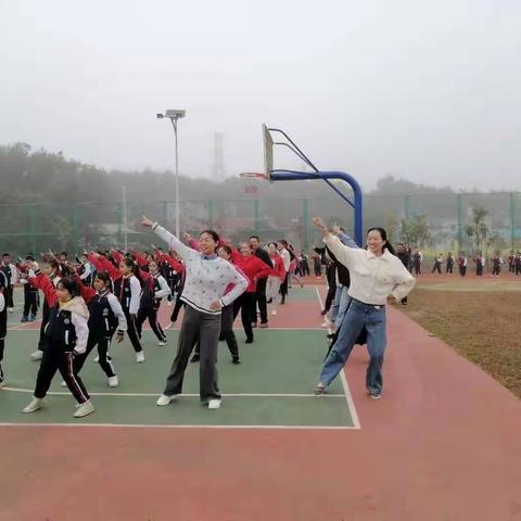 校际交流促友谊 教育教学迈新阶——勐腊镇中心小学与磨憨中心小学“智慧课堂”教育教学交流活动