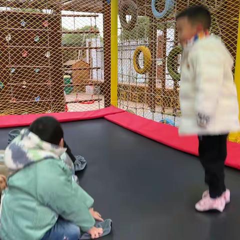 12.16中二班华容道、讲故事比赛初选