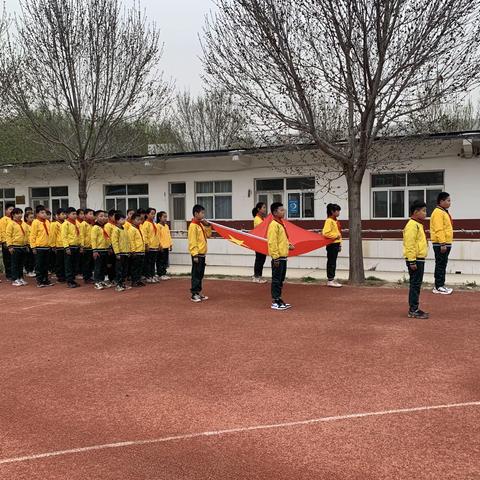 文苑小学田庄分校“平安进校园，安全记心中”主题升旗仪式