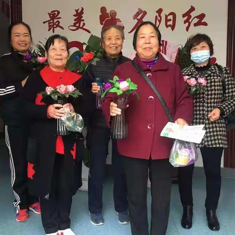 “情暖金秋，欢度重阳”鹿苑社区重阳节手工制作活动在庭馨日间照料中心举办！