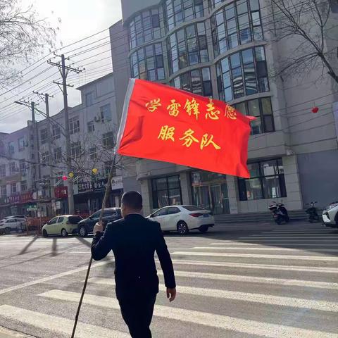 建行安泽支行: 不忘初心学雷锋 青春服务我先行