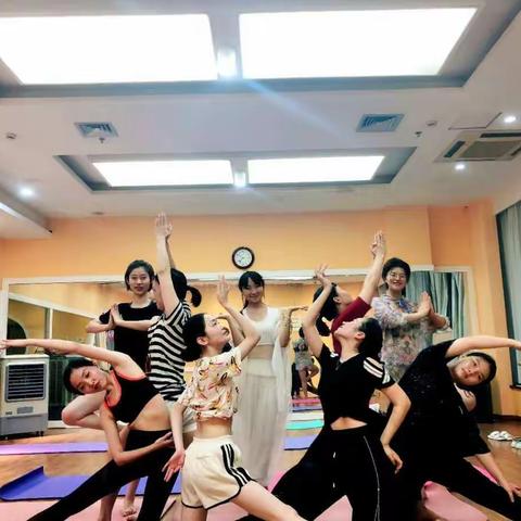 👭开课了～金仁医舞团开课了～