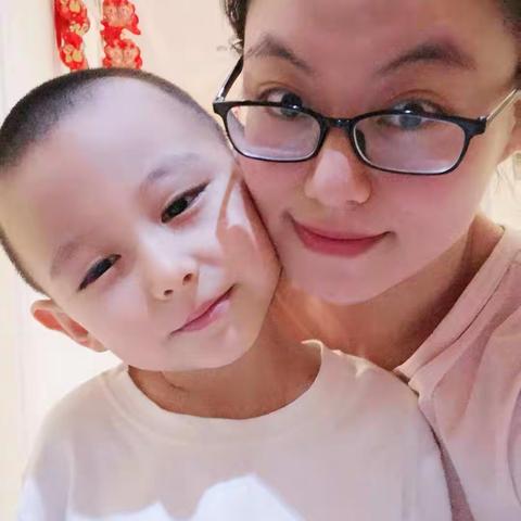 亲子小游戏：小小手电筒（培养棒儿子学会——倾听）🔦🔦🔦