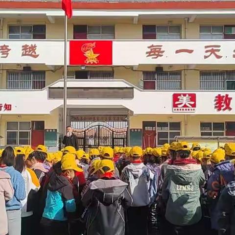 学雷锋，我们在行动——铁炉学校学雷锋主题活动
