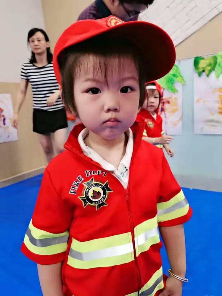 哈喽，大家好！我是周栩磊，小名跳跳，很高兴认识你们！