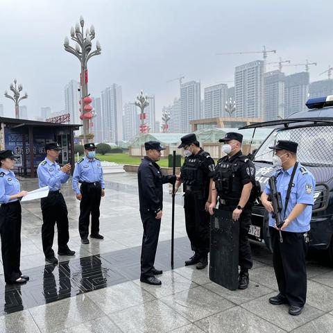 市巡特警支队雷狄副支队长一行莅临我队南站屯警点督导检查工作