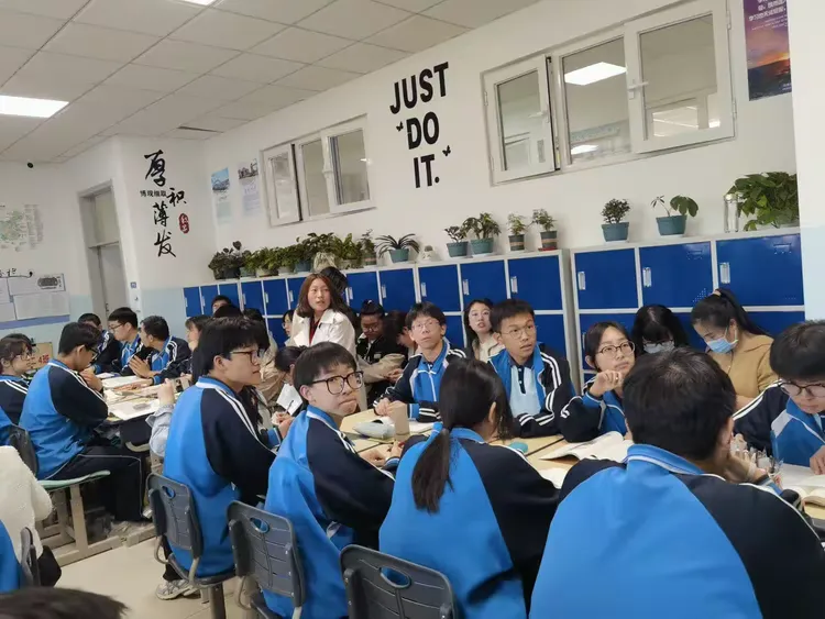 走进双桥卉原中学"1 1"高二语文