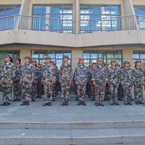 愿时光不负努力，愿青春不负韶华———高新中学七年级14班之军训篇