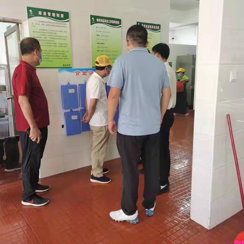 保驾护航“开学季”——陵水中学开学食堂安全检查